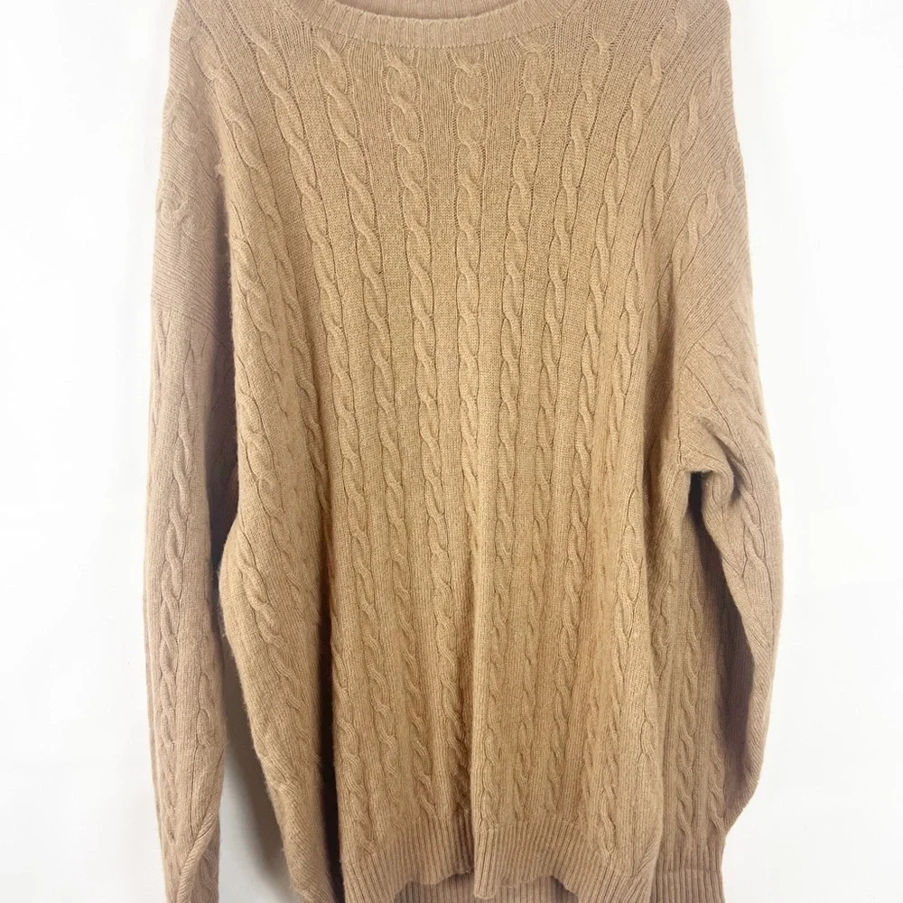Cashmere cable knit Crew neck sweater camel